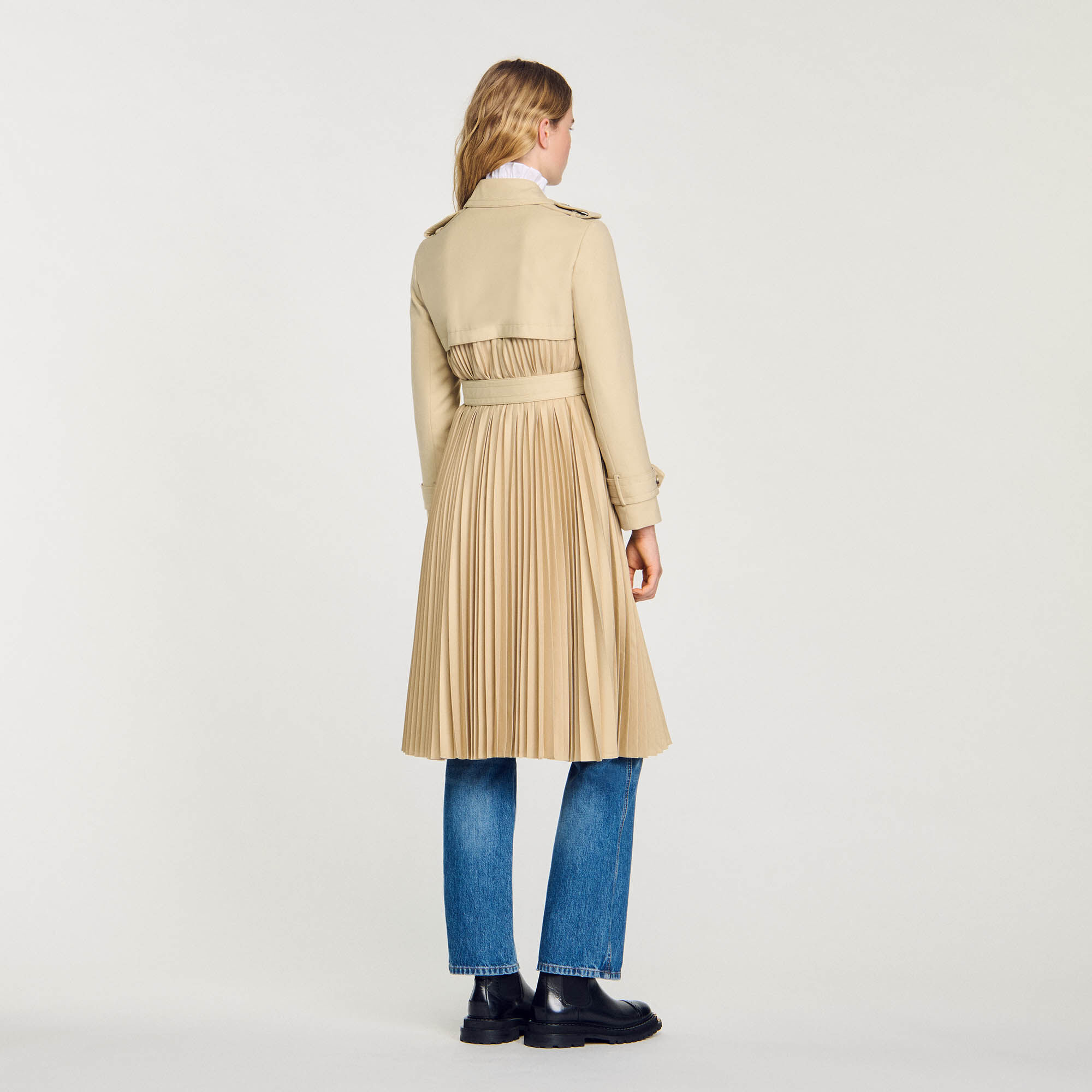Pleated trench coat with belt