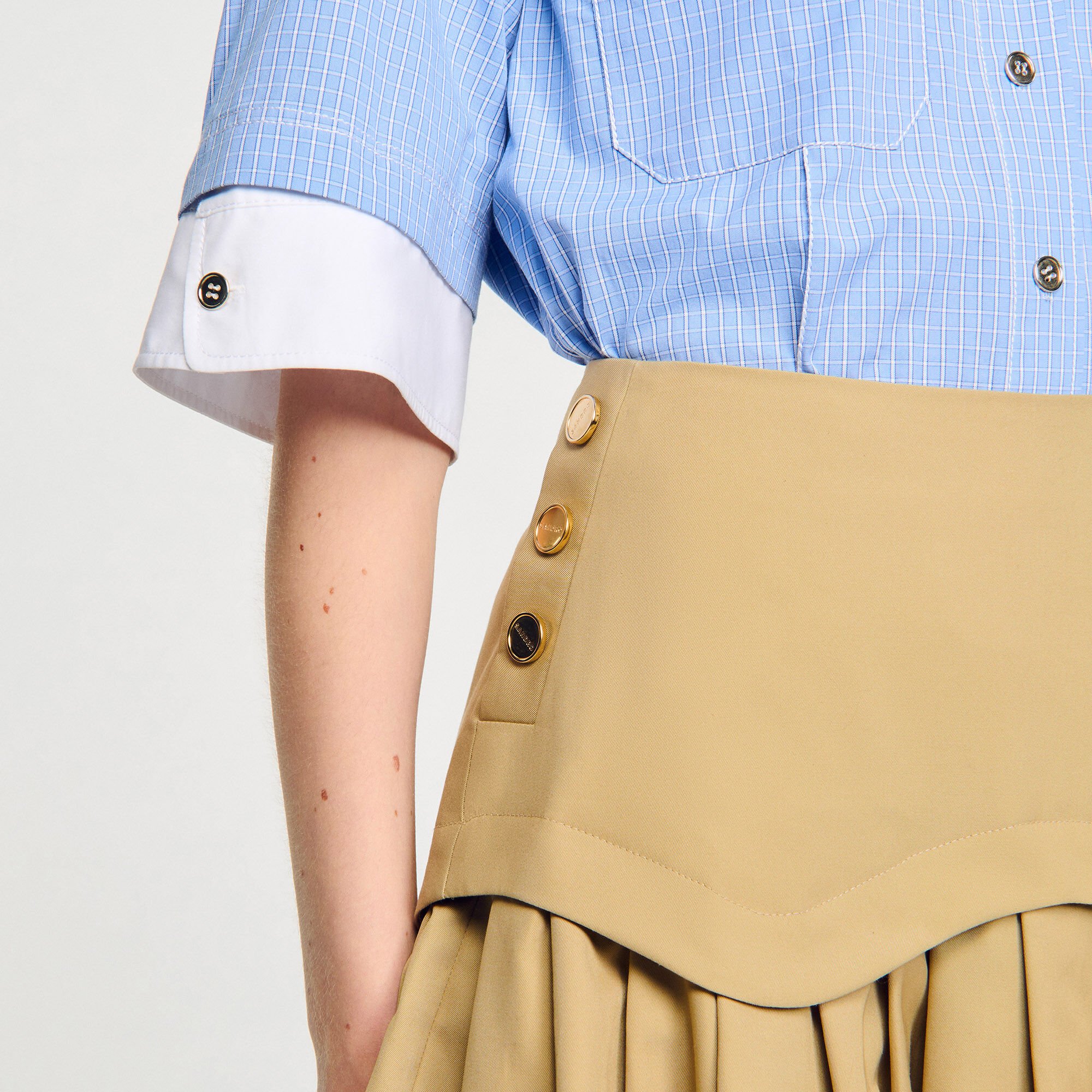 Short ruffled skirt