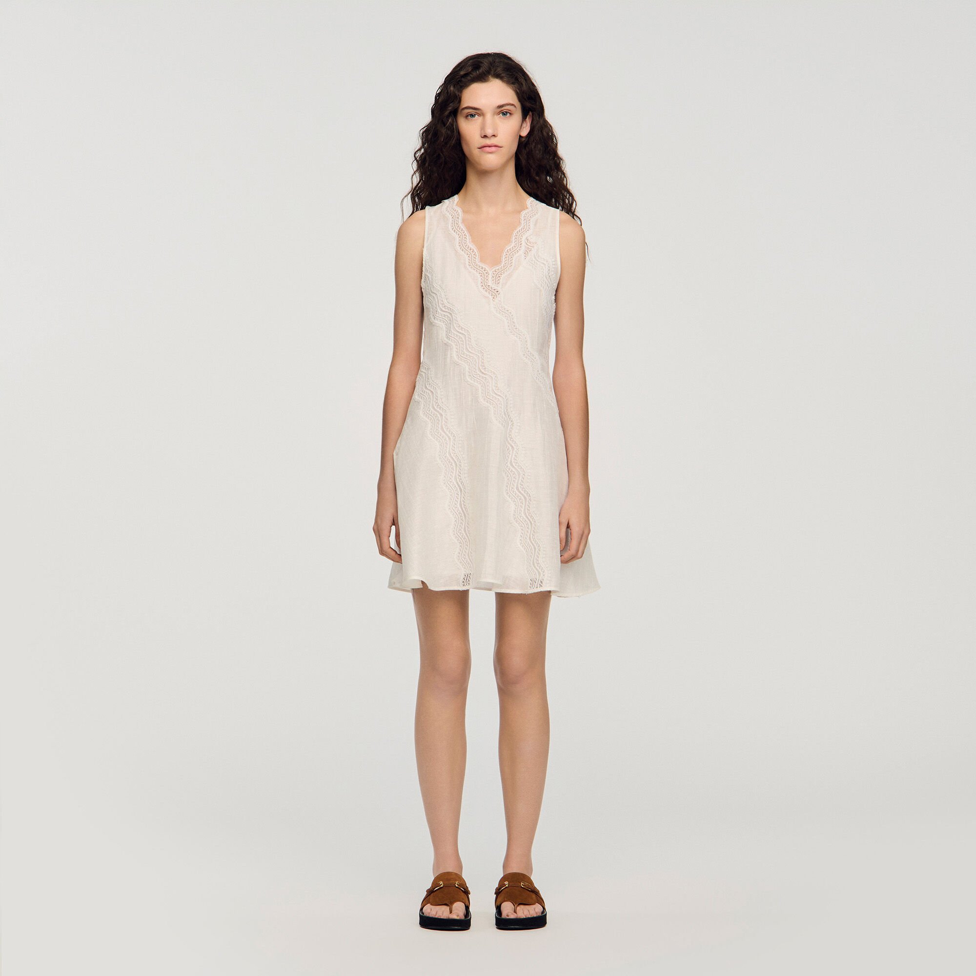 Short trimmed linen dress