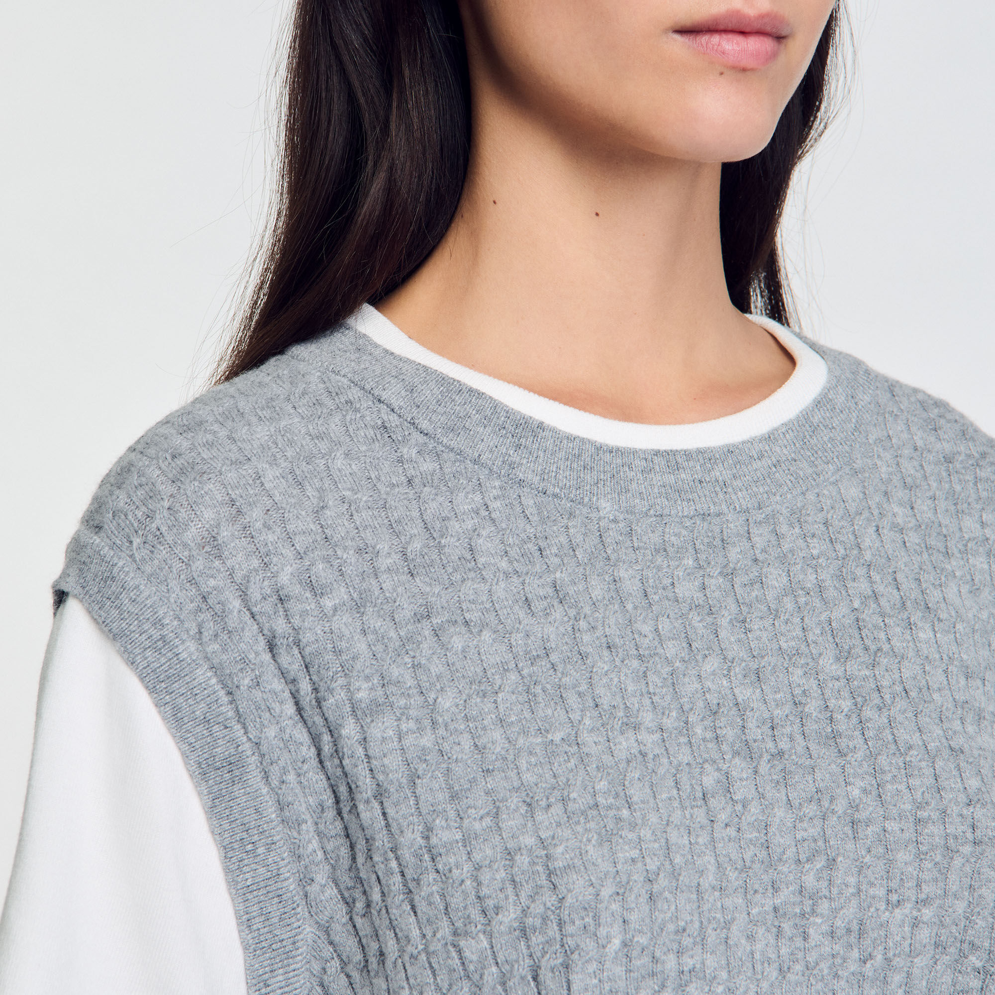 Dual-material knit jumper