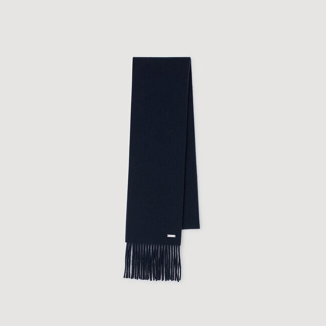 Fringed wool scarf