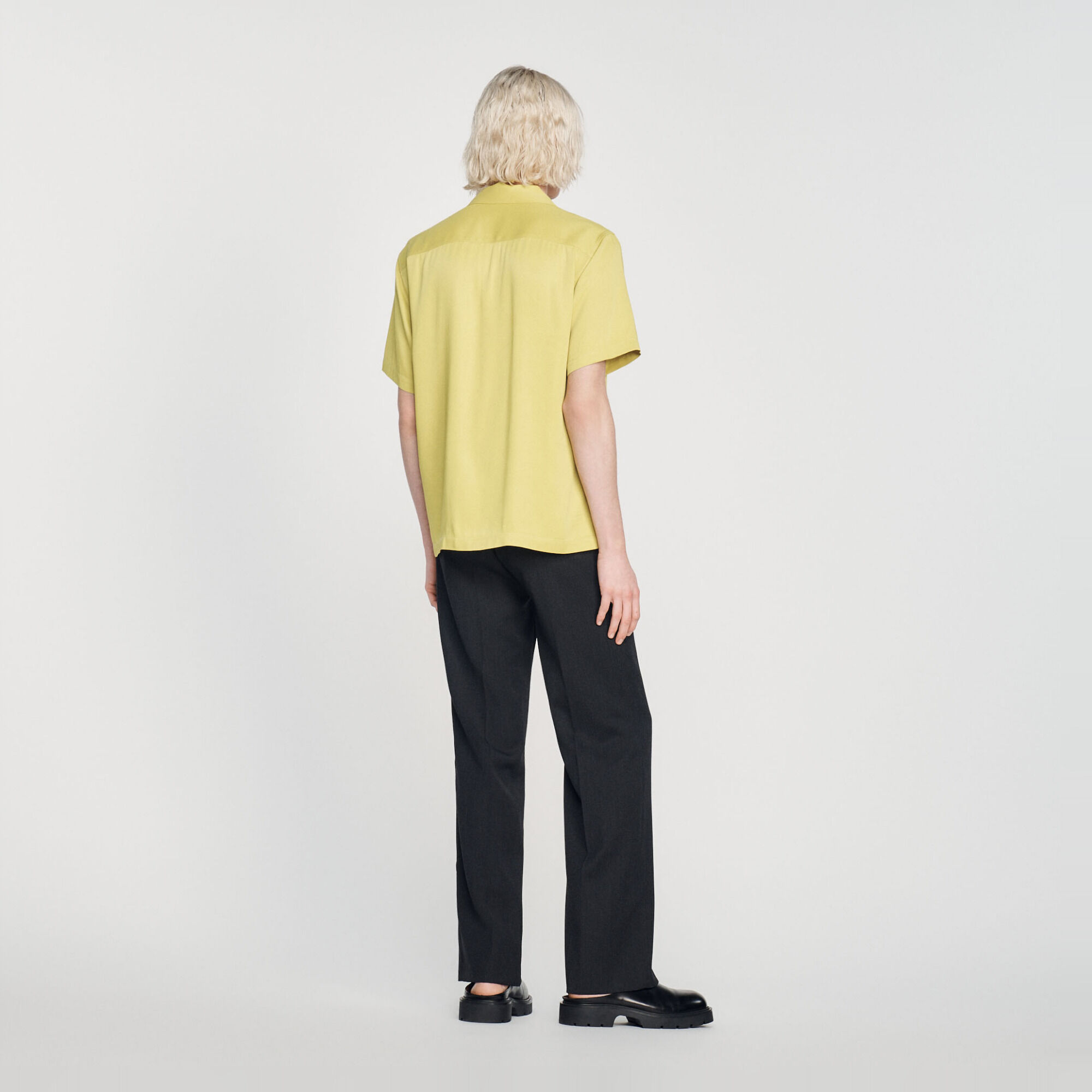 Short-sleeved shirt