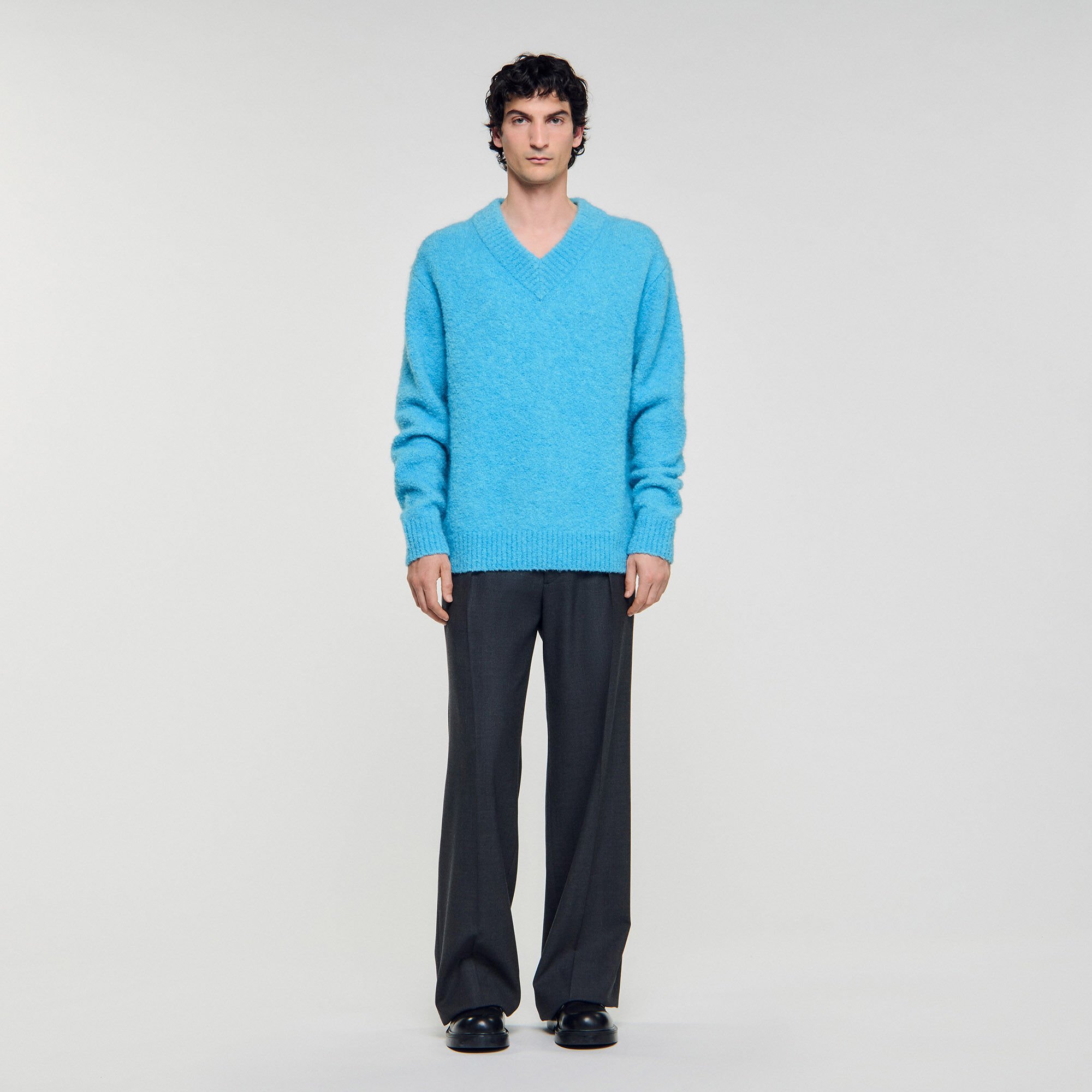 V-neck long-sleeve jumper