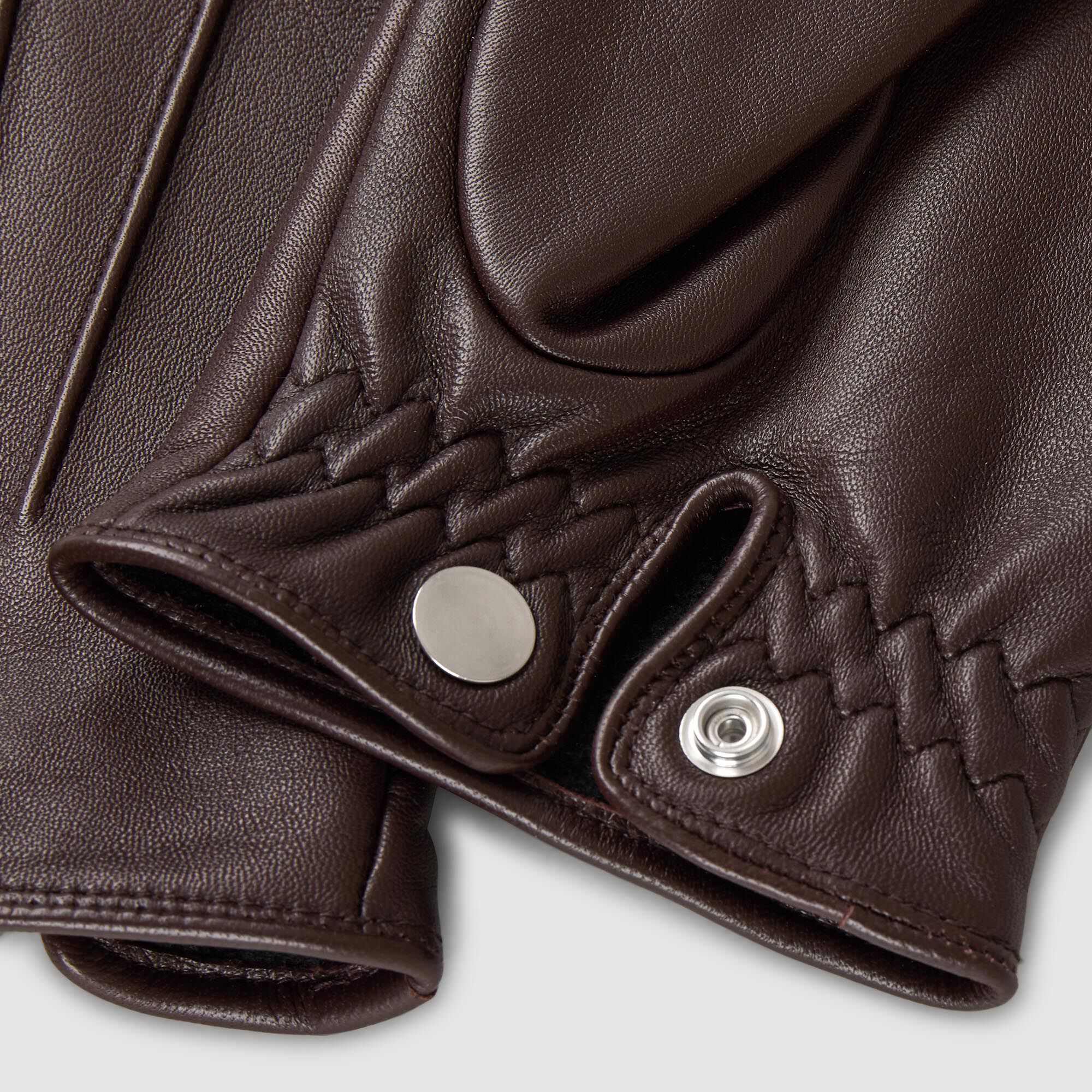 Leather gloves