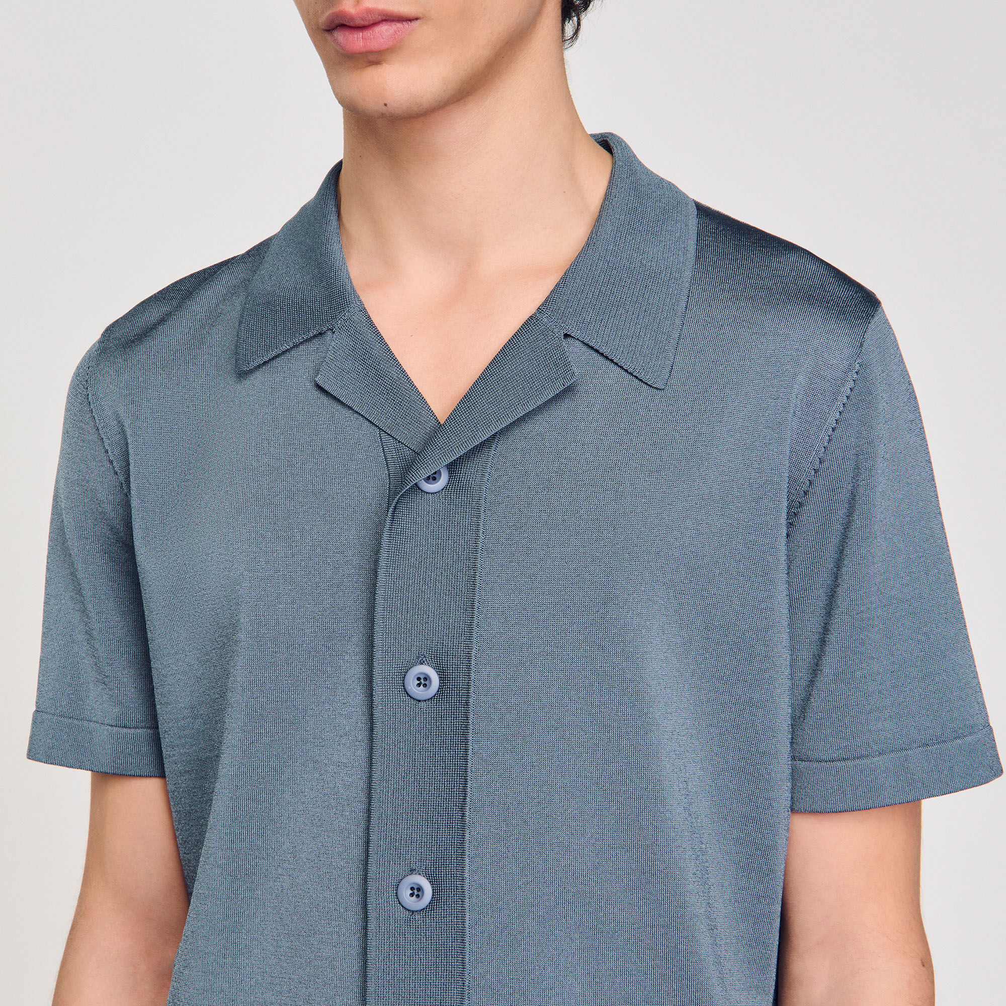 Short-sleeved shirt