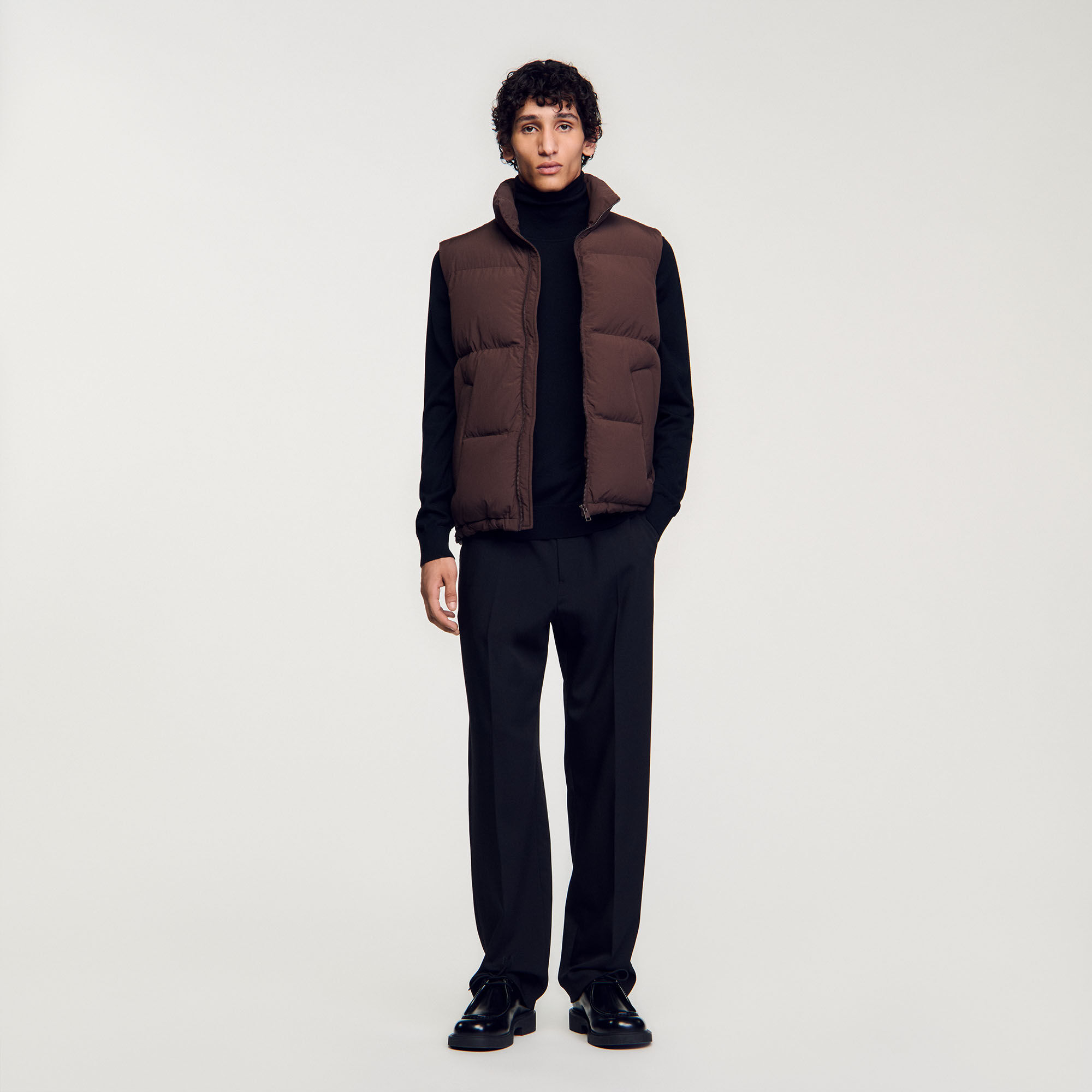 Sleeveless down jacket