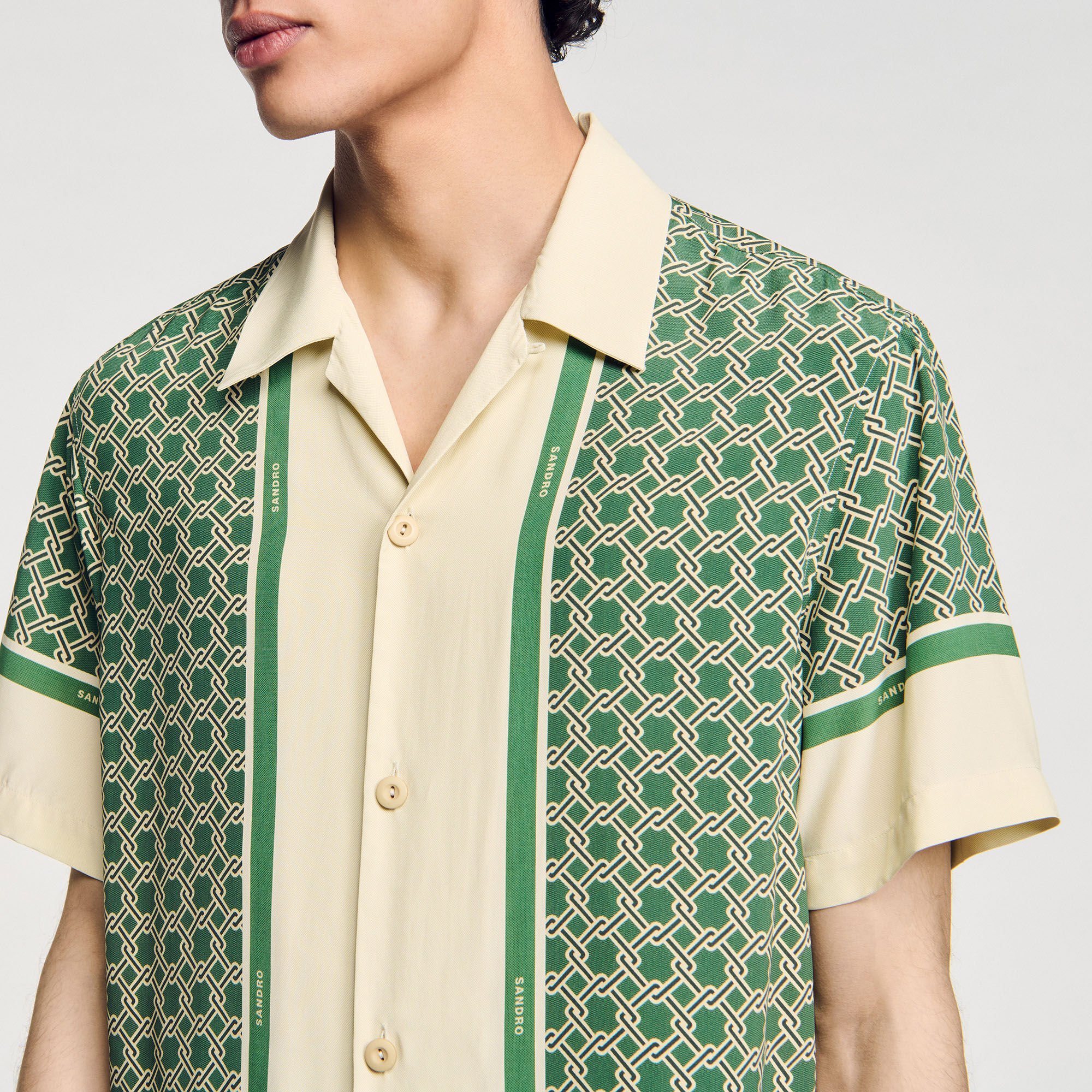 Short-sleeved patterned shirt