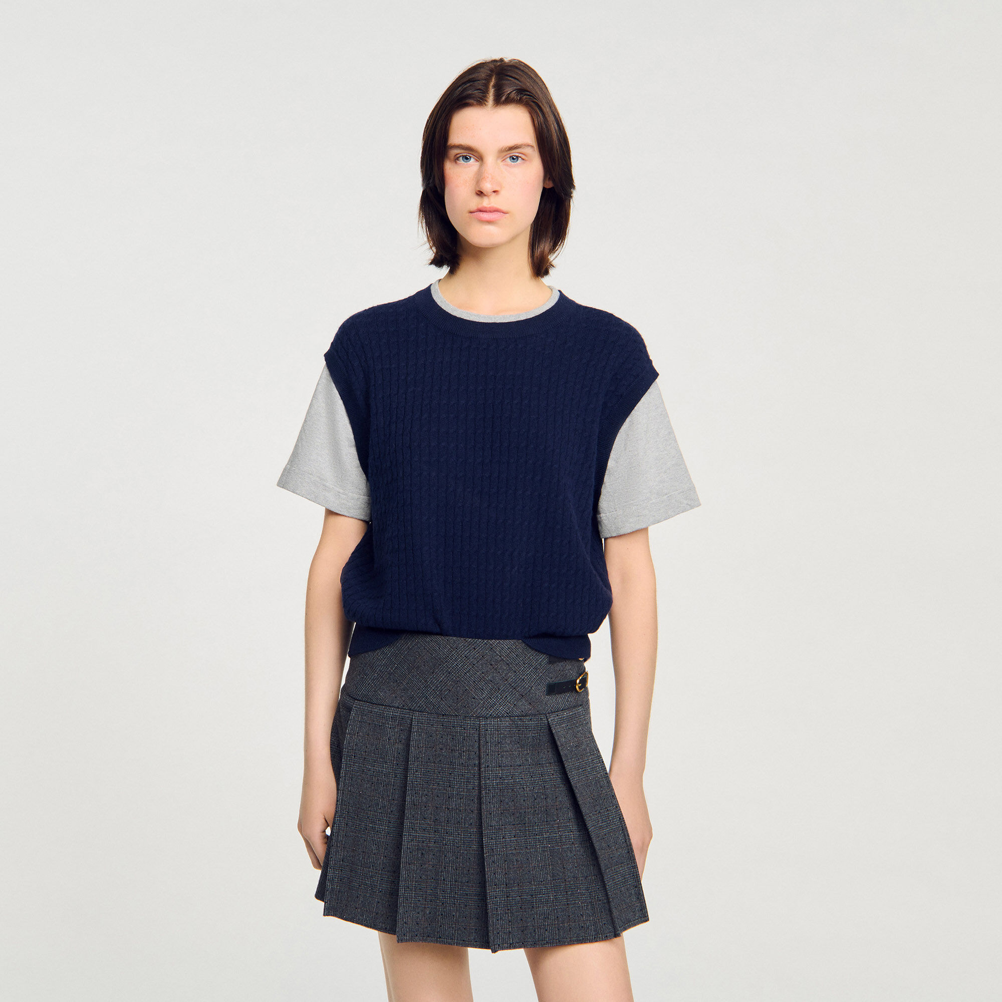 Dual-material knit jumper