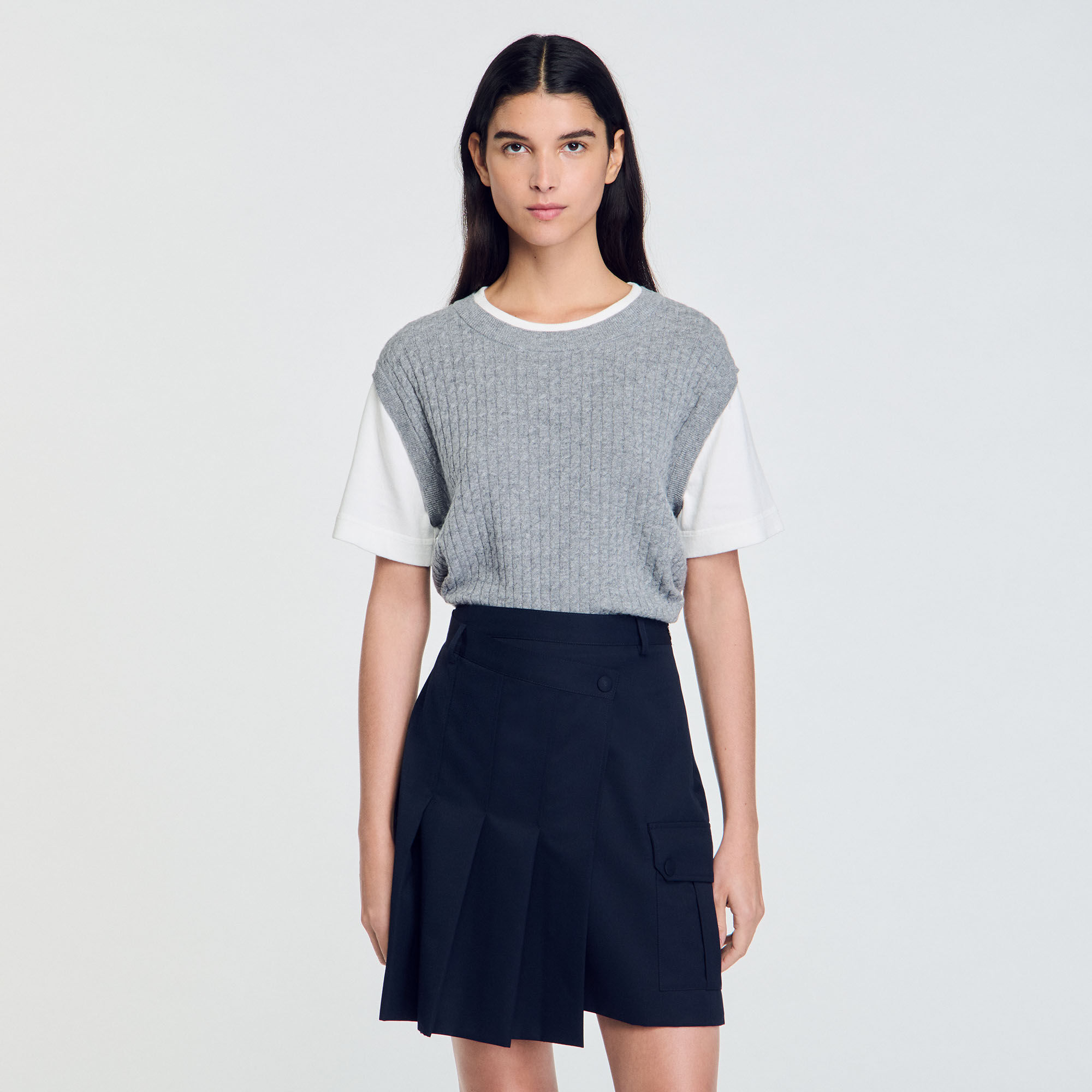 Dual-material knit jumper