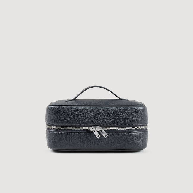 Toilet bag in grained fabric