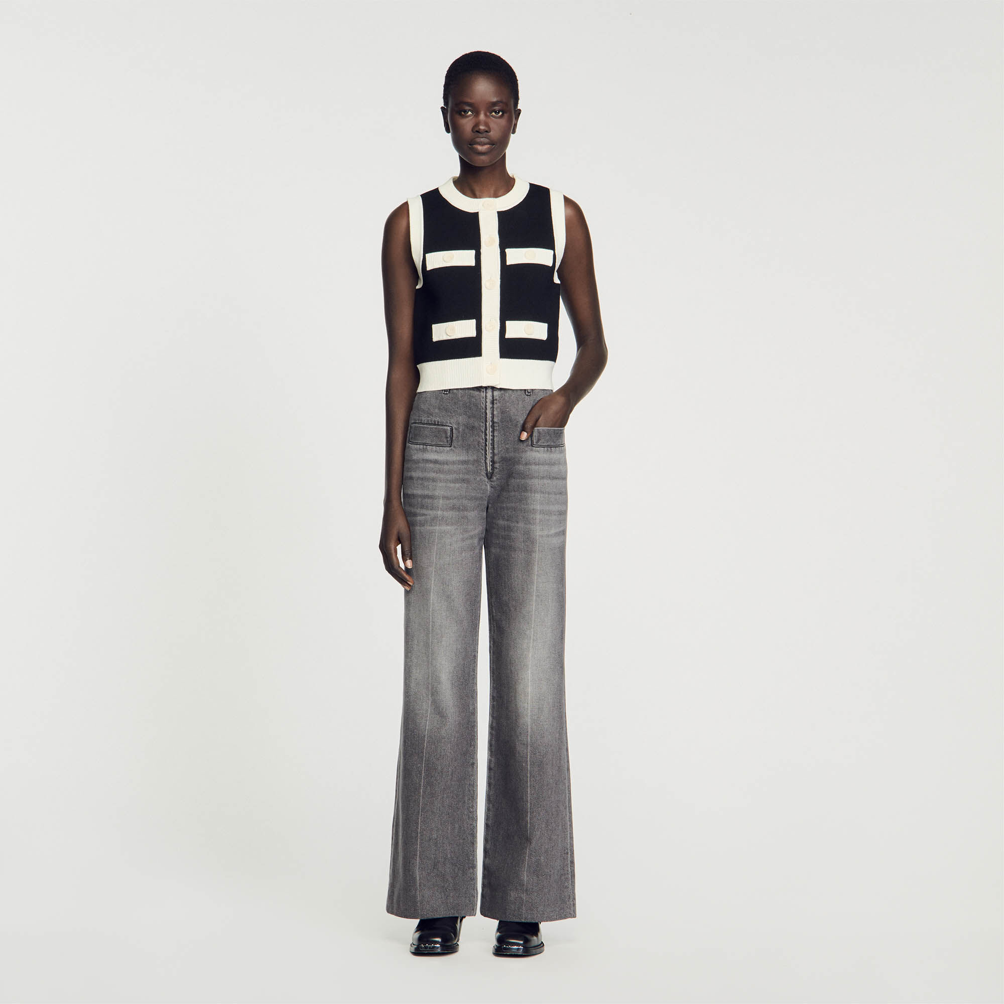 Sleeveless cardigan