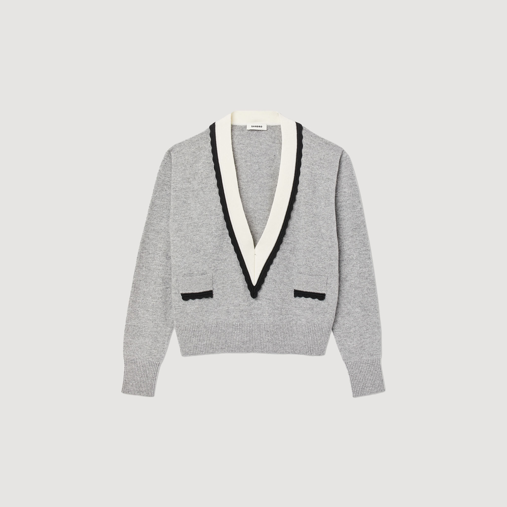 Pull col V profond contrast