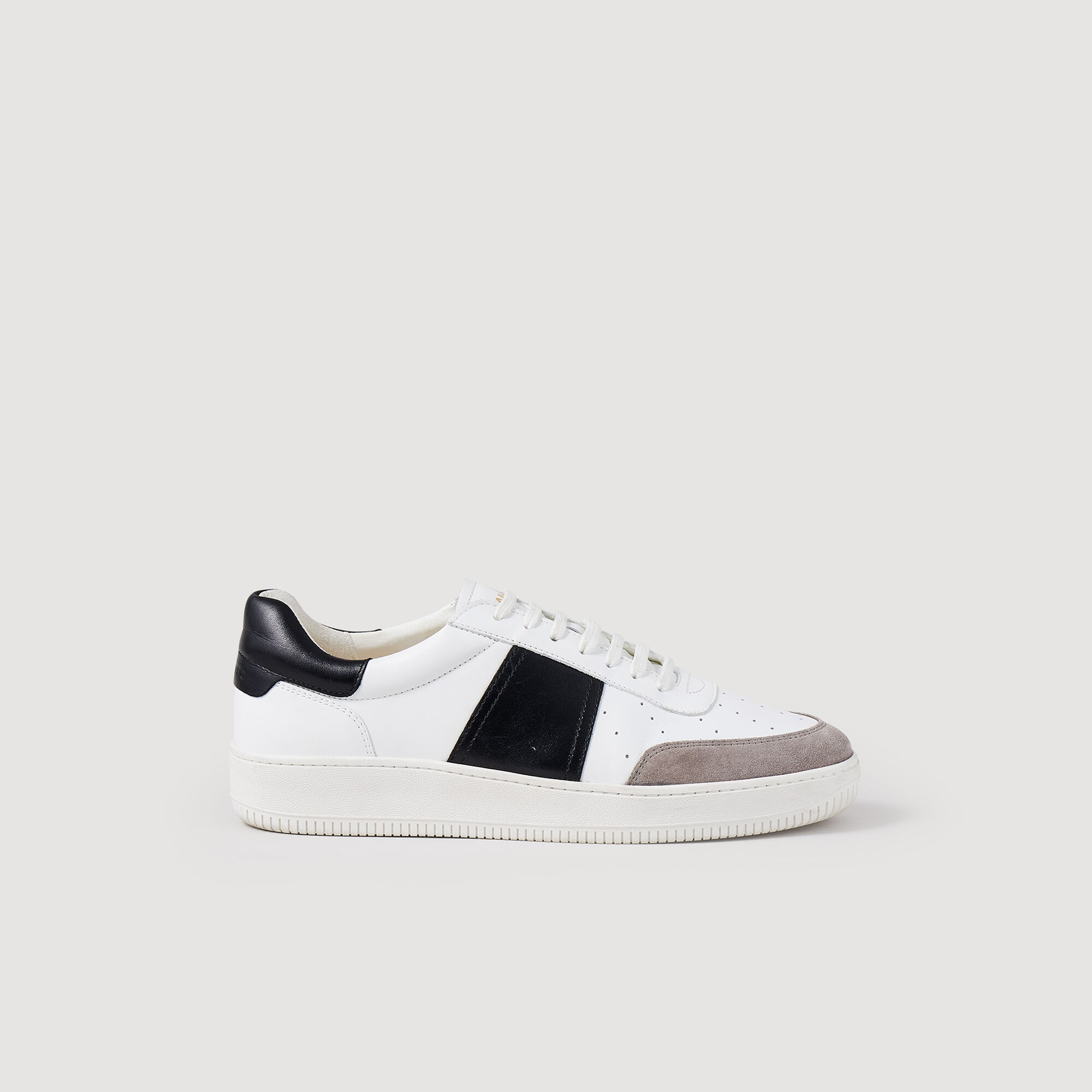 Trainers in certified leather