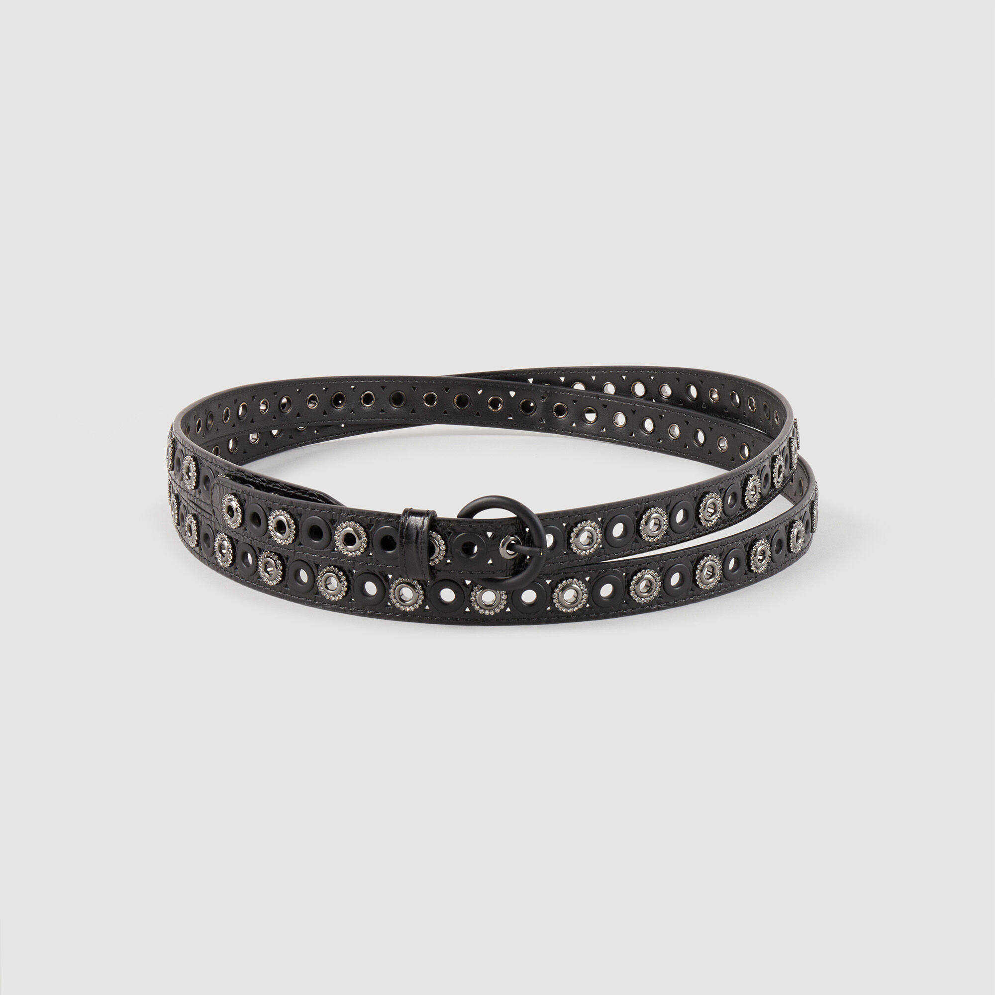 Belt top with eyelets