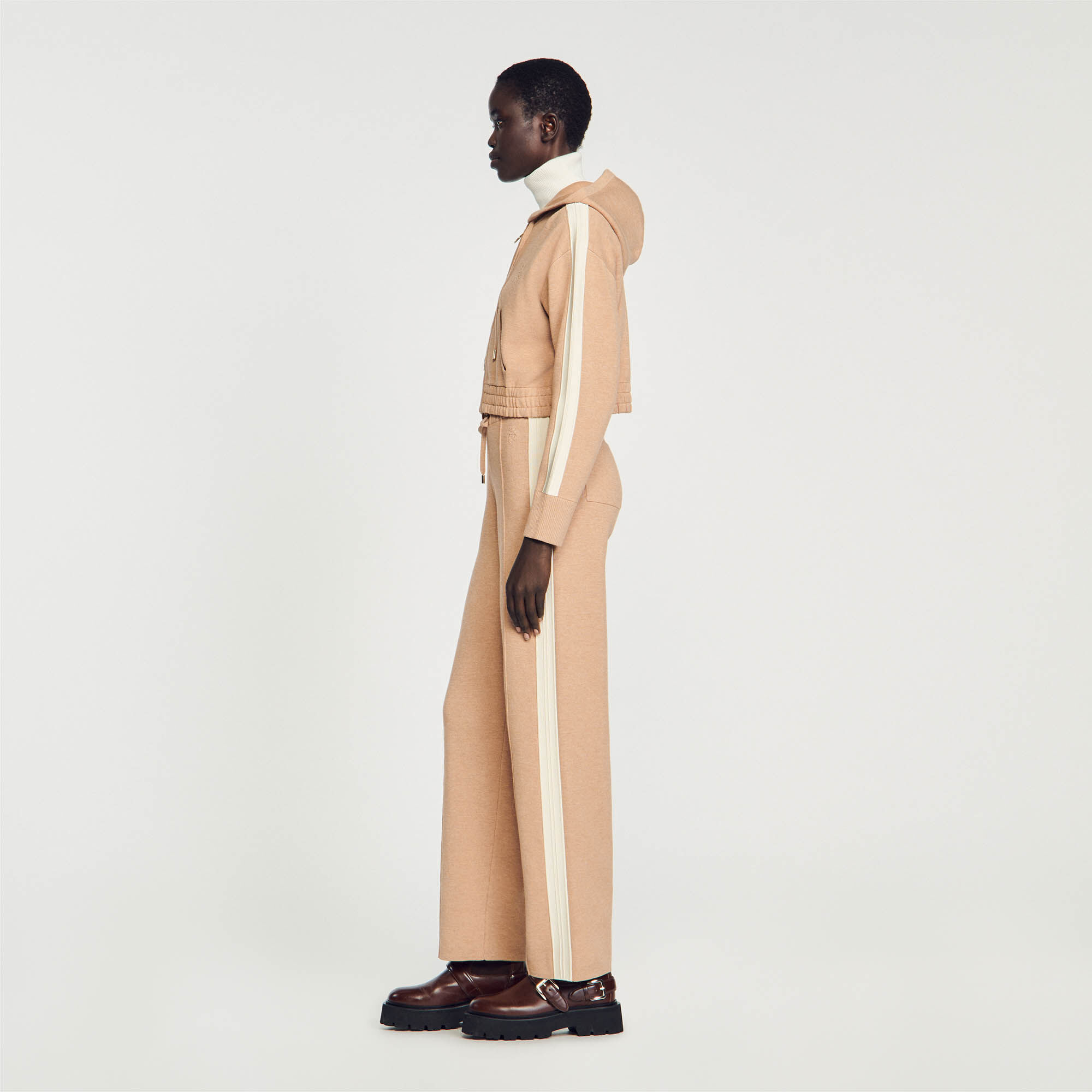 Short sales camel femme