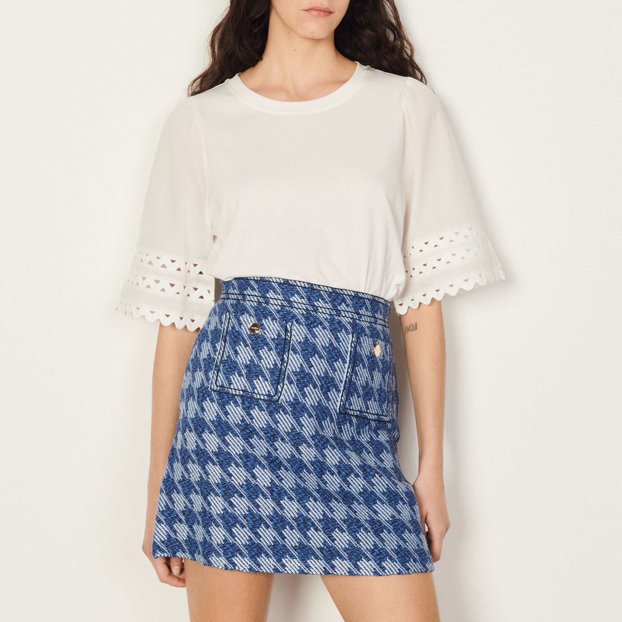 Short tweed skirt Select a size and Login to add to Wish list