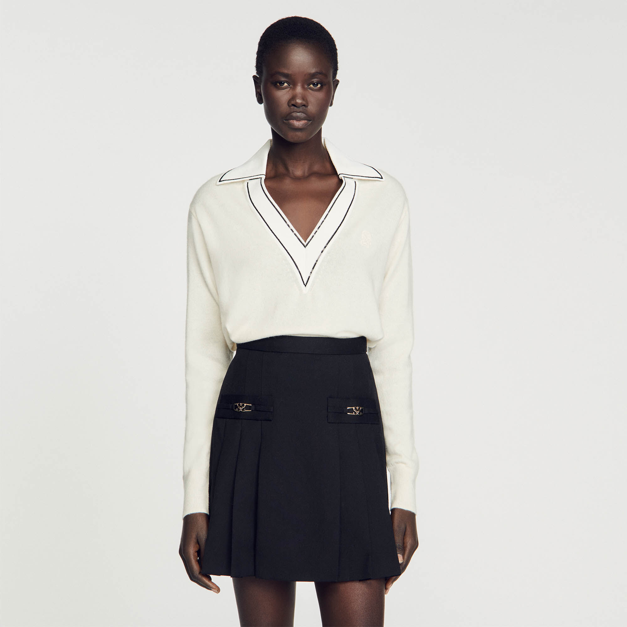 Jumper with 2025 shirt collar
