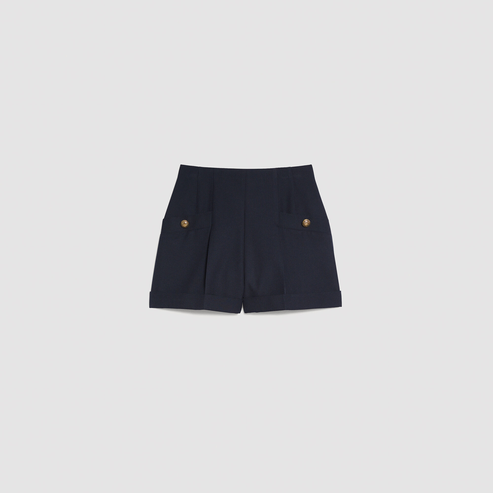 Shorts with turn ups